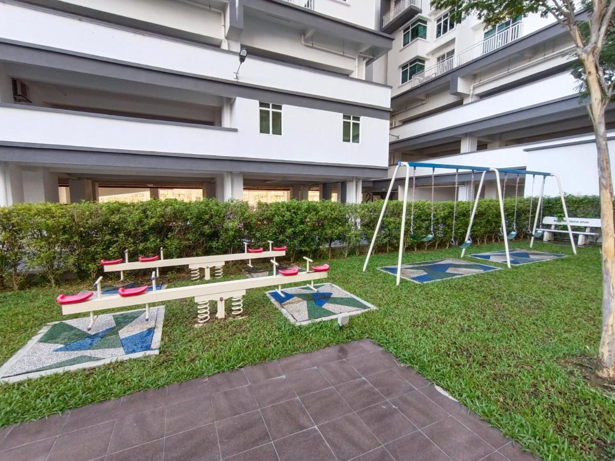 Klia Ehsan Residence Sepang Nilai Greenery 8 Pax Air-Con Exteriör bild