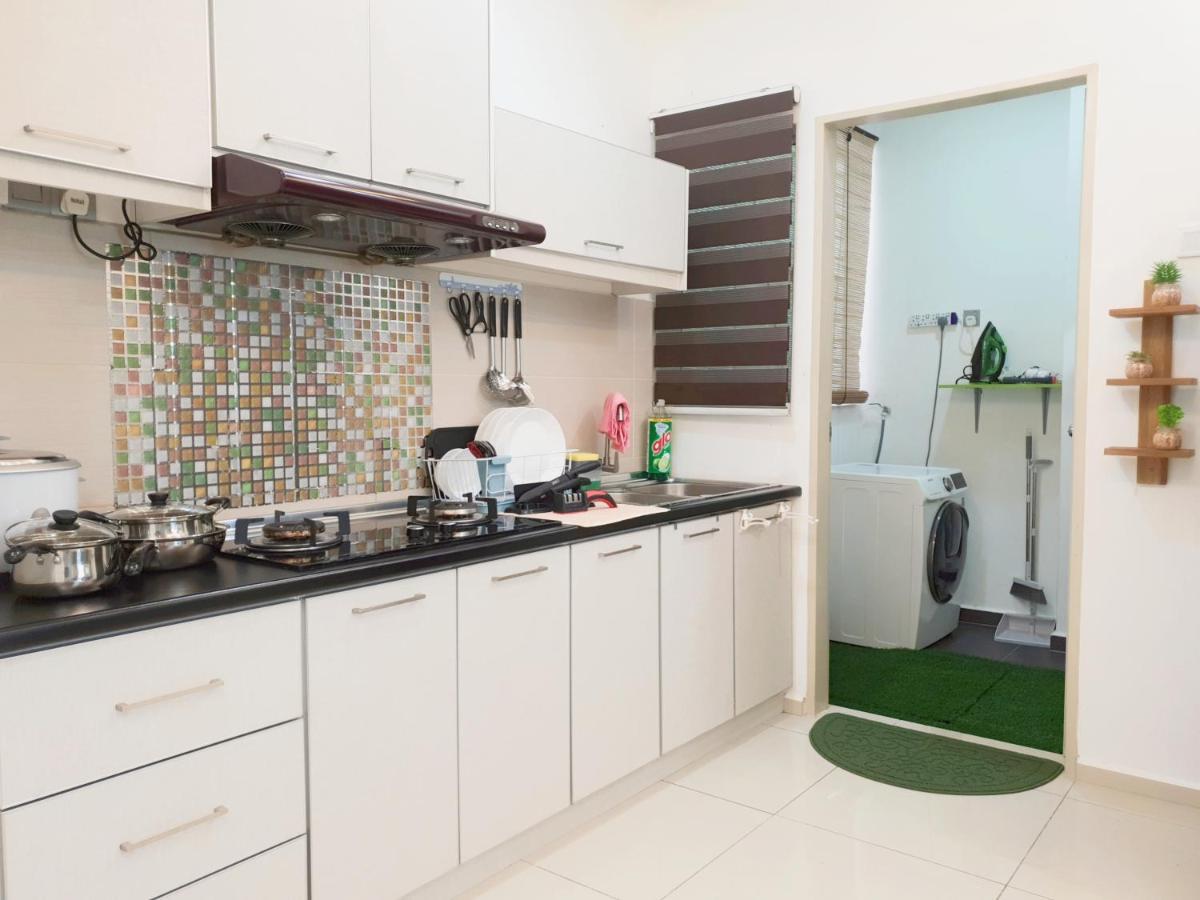 Klia Ehsan Residence Sepang Nilai Greenery 8 Pax Air-Con Exteriör bild