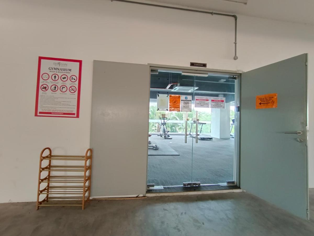 Klia Ehsan Residence Sepang Nilai Greenery 8 Pax Air-Con Exteriör bild