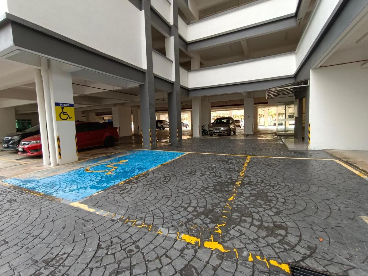 Klia Ehsan Residence Sepang Nilai Greenery 8 Pax Air-Con Exteriör bild